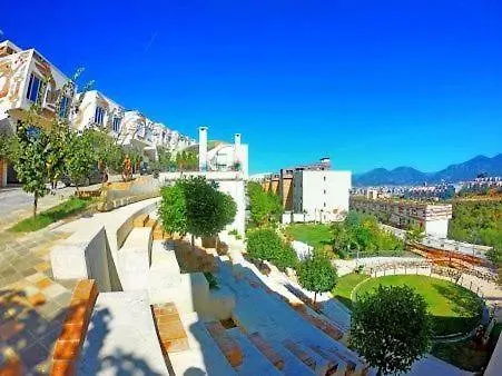 Deluxe Flat With Garden_Tirana Διαμέρισμα  Τίρανα